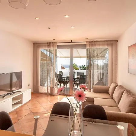 Espacios Blanco Adeje Paradise Daire Costa Adeje